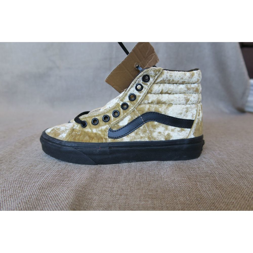 NWT Vans SK8-Hi Velvet